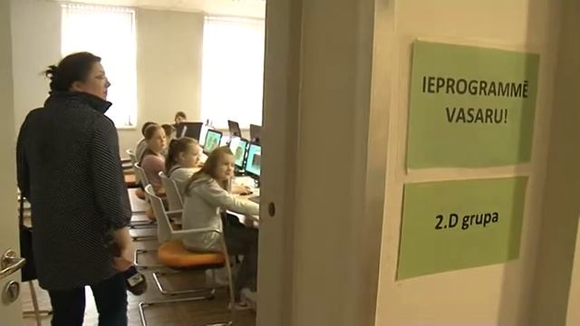 О занятиях в летней ИТ-школе Вентспилсского Дигитального центра смотреть онлайн