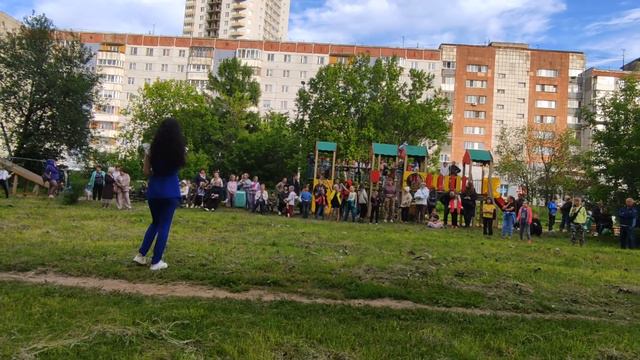 Праздничный движ на городских площадках | День Города и России смотреть онлайн