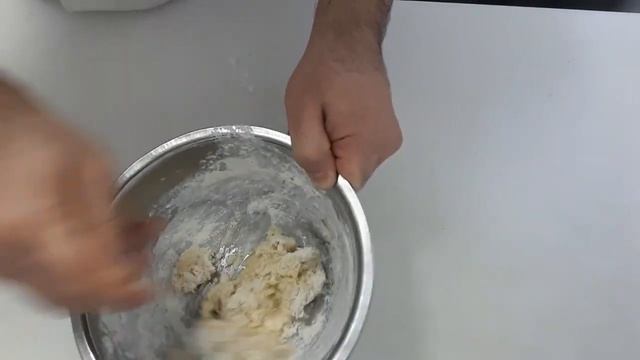 Банановый лакомство.с мукой и сахаром, и жареный в масле. смотреть онлайн