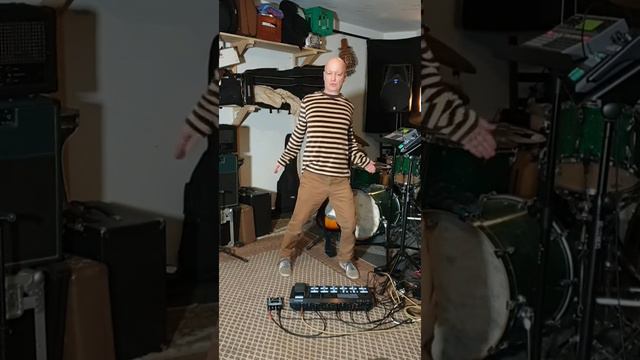 Flanger effect stirring up some waves смотреть онлайн
