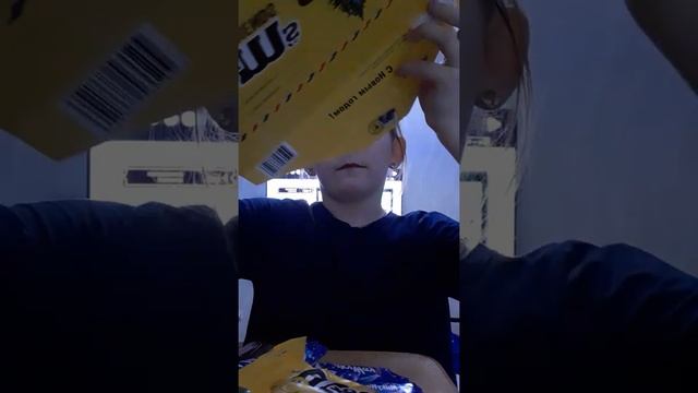 на Новый год подарила маме духи. клёвый мне подарок подарили! а вам уже подарили подарки? смотреть онлайн