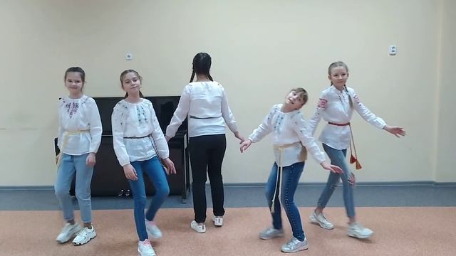 Образцовый клуб любителей фольклора "Праталiнка" БНП "За рэчкаю, за ракой" смотреть онлайн