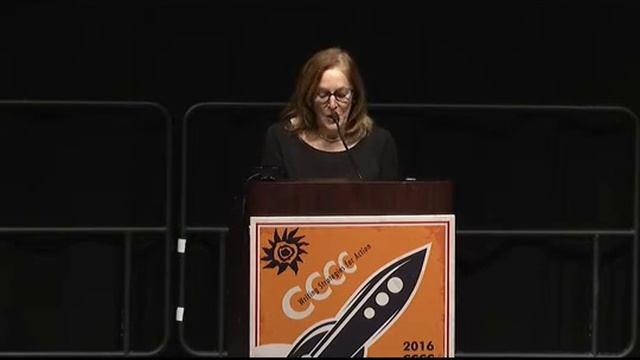 Sondra Perl Accepts 2016 CCCC Exemplar Award смотреть онлайн