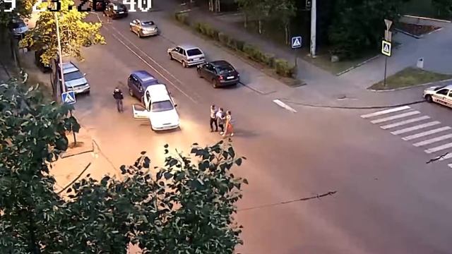 Посадил на капот смотреть онлайн
