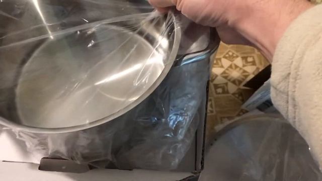 Распаковка кастрюли BergHOFF смотреть онлайн