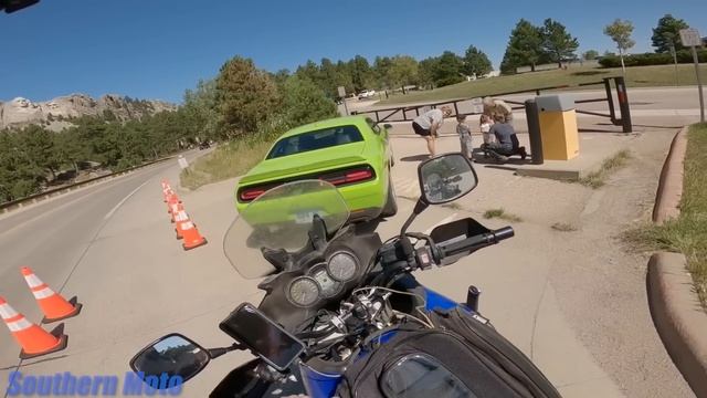 Biker Saves Girl from Creepy Man Chasing Her смотреть онлайн