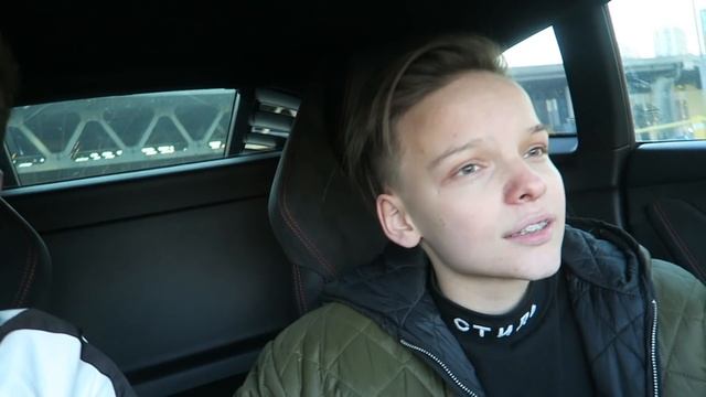 БОГАТЫЙ ШКОЛЬНИК ПОДАРИЛ СВОЕЙ ДЕВУШКЕ ЛАМБОРГИНИ за 20.000.000 РУБЛЕЙ смотреть онлайн