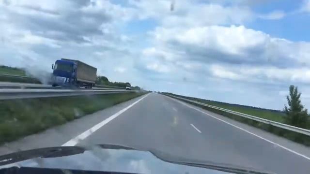 Toyota Land Cruiser 200 diesel 200km/h (124mph) смотреть онлайн