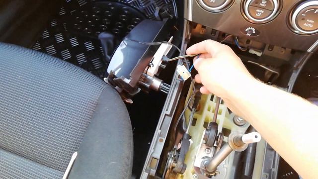 Montaż modułu USB, aux, micro Sd Mazda 6 2007 смотреть онлайн