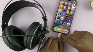 iPhone 15 / iPhone 15 Pro: How To Connect 3.5mm Wired Headphones