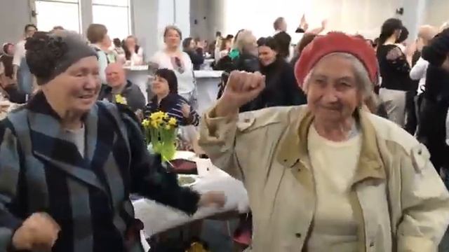 Христос воскрес! Дякуємо Українському дому Варшава за чудове свято! смотреть онлайн