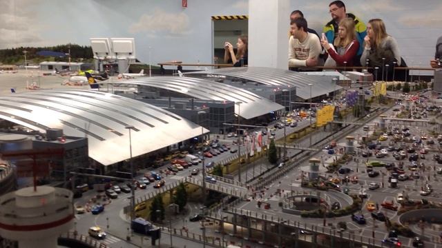Hamburg flughafen at minatur wundaland смотреть онлайн
