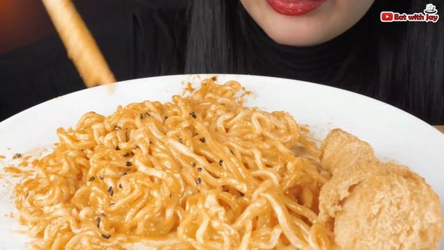 ASMR BULDAK SPICY FIRE ? NOODLES, CRISPY CHICKEN | 불닥 스파이시 파이어 누들 | MUKBANG EATING SOUNDS смотреть онлайн