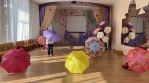 Танец «Господа, купите зонтик». МБДОУ №181.