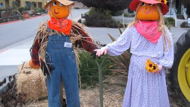 Scarecrows in Cambria, California смотреть онлайн