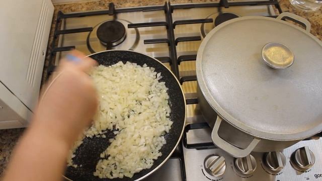 Тушеная капуста с пастой или томатом . Как тушить капусту .Тушеная капуста пошаговое ! смотреть онлайн