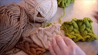 Вяжем узоры _Коса из 12 петель_ и _Коса с тенью_ спицами. Схема - просто и понятно. смотреть онлайн