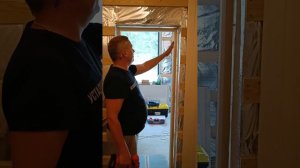 Установка стеклянной двери в сауну