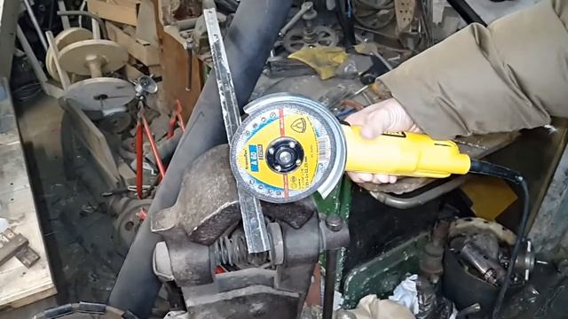 Обзор работы Dewalt Dcg 413 VS DeWALT DWE4157