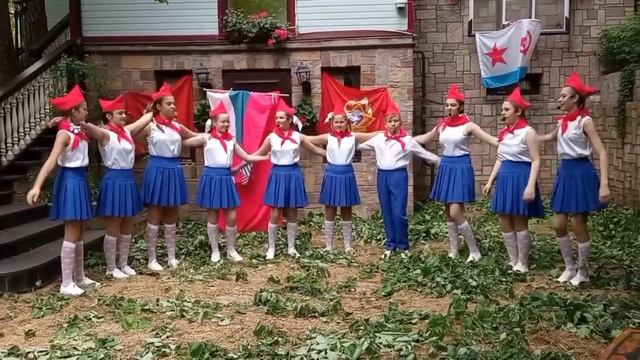 «Попурри из мультфильмов» - Образцовый вокальный коллектив «Мозаика» руководитель Светлана Деркач смотреть онлайн