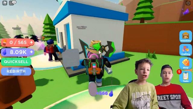 ГОТОВЛЮ СМУЗИ в ROBLOX!! БОЛЬШОЙ ЗАВОД СМУЗИ В ROBLOX смотреть онлайн