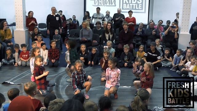 «Jazz-Funk - новички (группа 4-6 лет)» смотреть онлайн