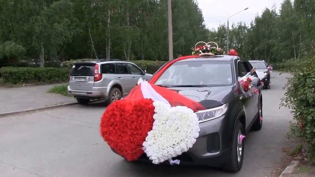 Свадебный кортеж с мыльными пузырями в городе Озерск 1 смотреть онлайн