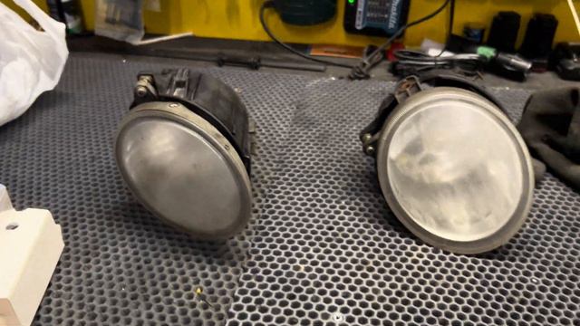 Противотуманки Subaru - Восстановление стекол и установка светодиодных ламп смотреть онлайн