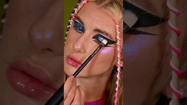 Макияж меняет цвет от температуры тела! Его не повторить) смотреть онлайн