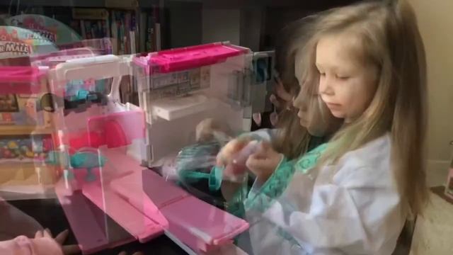 Barbie ambulance toy review ! Открываем Барби скорую помощь игрушку! смотреть онлайн