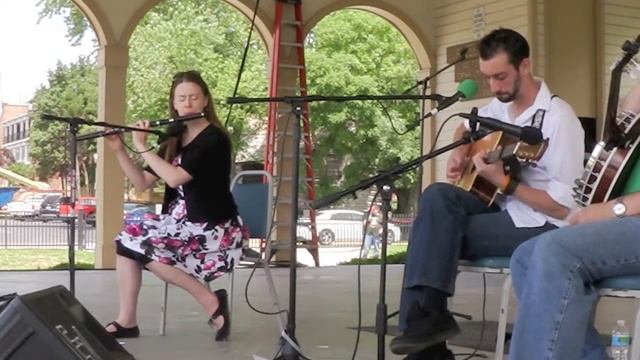 Da Lounge Bar (Lisa Gilbert, flute; Bran Vihan, guitar) смотреть онлайн