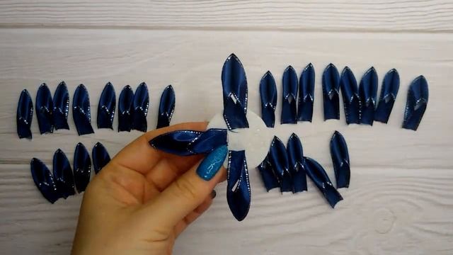 Эта резинка для волос точно Вас покорит?! Пышный цветок? из атласной ленты 1,5 см. смотреть онлайн