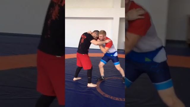 Вольная борьба! Бросок с захвата ноги и руки ??? смотреть онлайн