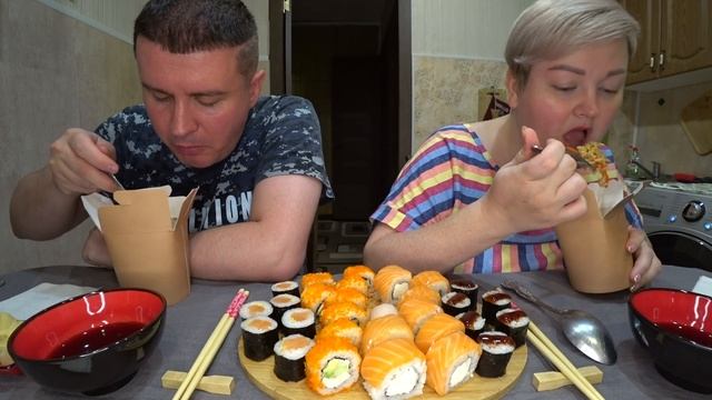 Мукбанг ПИР ЖИВОТА, ОБЪЕДЕНЬЕ! Заказали БЕЗУМНО вкусные роллы и суши на ужин! Удон и мисо суп смотреть онлайн
