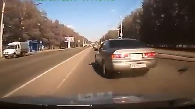 Как подставляют на дороге. it put on the road смотреть онлайн