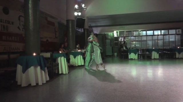 Paloma y Maximiliano - Milonga Brava - Fco Canaro - 07-12-2013 смотреть онлайн
