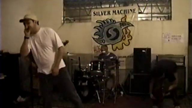 Fodata - Show em Casa das Máquinas - 11/10/2005 смотреть онлайн