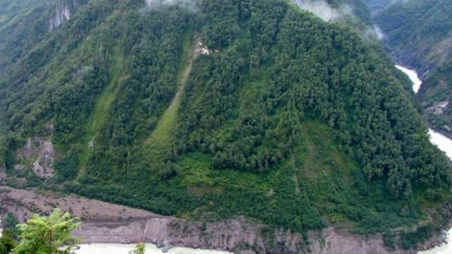 China New Dam 3X Bigger than Three Gorges Dam will Leave India dry | Brahmaputra River Dam смотреть онлайн