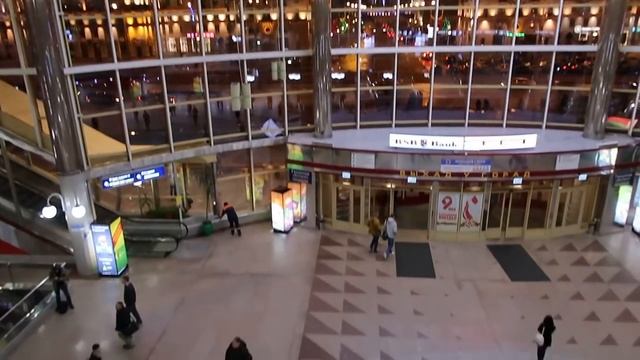 ...как объявляют поезда на вокзале в Минске (май, 2017)(HD) смотреть онлайн