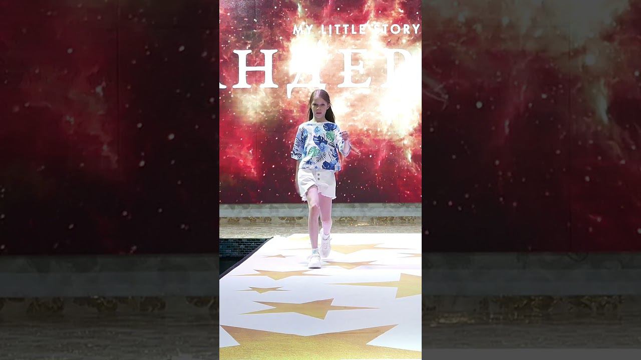 Runway Milena dress button blue #kidsmodelshow #fashionshow #kidsfashion #runway смотреть онлайн