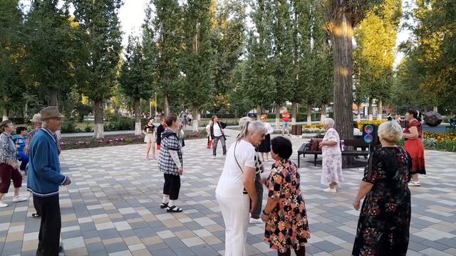 Баба ягодка опять смотреть онлайн