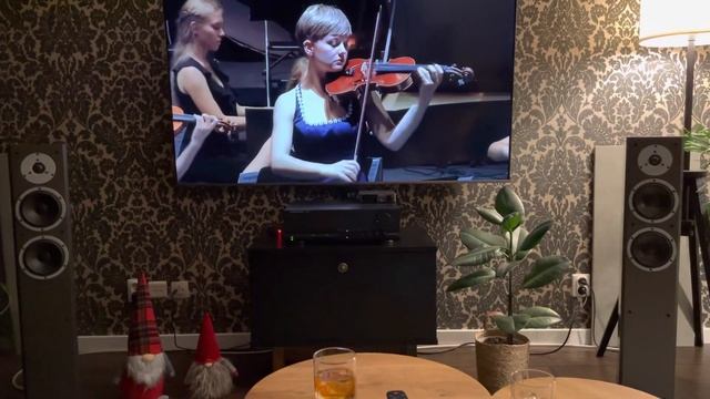 Harman HK680 (Mundorf m-lytic, canare inner cables, Elna, Nichicon capacitors), Dynaudio x32 смотреть онлайн