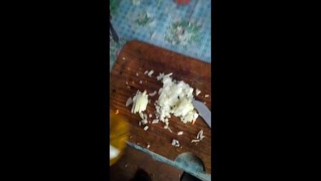 ВКУСНАЯ СОЛЯНКА ИЗ ТОГО ЧТО У ВАС ЕСТЬ ДОМА. ПРИГОТОВИТ ЛЮБОЙ!!! смотреть онлайн