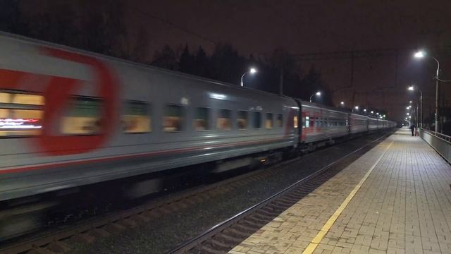 опять не догонишь! ЭП2К-421 с поездом №25 Москва-Воронеж | Востряково смотреть онлайн