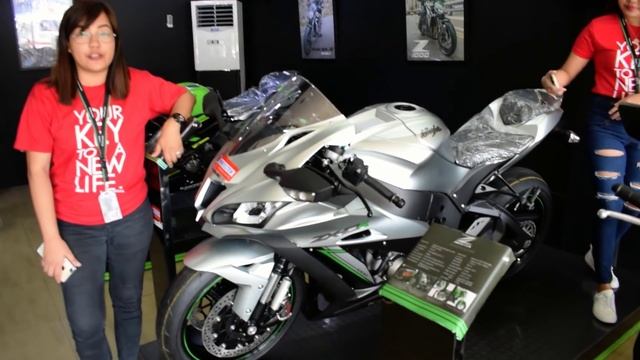 Shop Talk: 2019 Kawasaki ZX-6R KRT Edition | Ninja 300 Winter Test | 2019 Ninja 400 смотреть онлайн