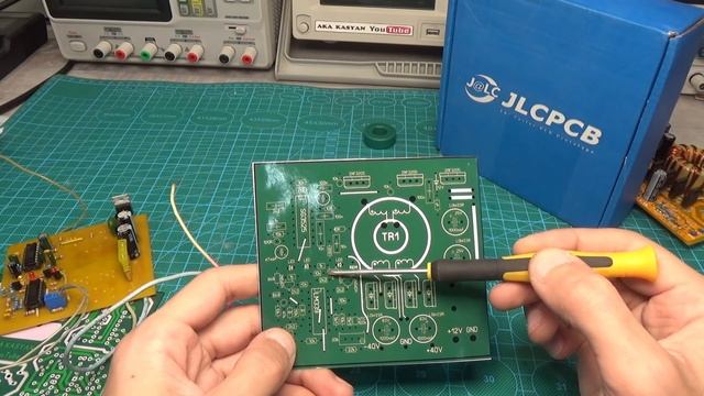 Хороший преобразователь с защитами для автомобильного УНЧ смотреть онлайн