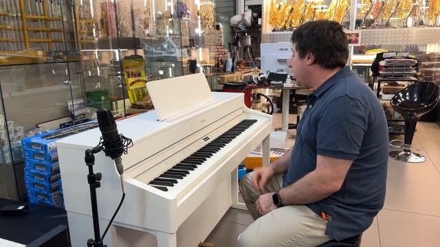 Pianoforte digitale Roland HP702 bianco satinato d'occasione in prova. Da non lasciarsi scappare... смотреть онлайн
