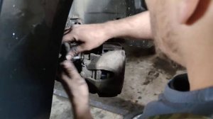 Opel Zafira B Замена передних тормозных колодок