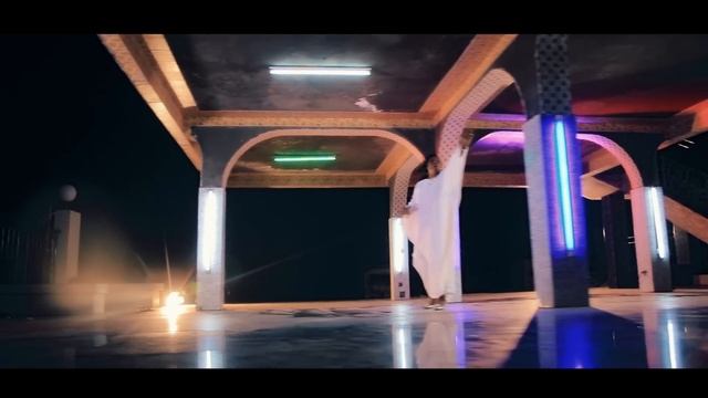 EMMANUEL - L'Or Mbongo Feat ABIA (Clip Officiel) смотреть онлайн