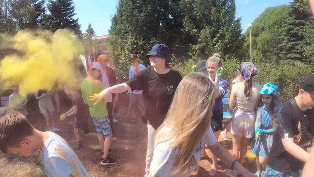 Краски Холли в Campius Кемпиус